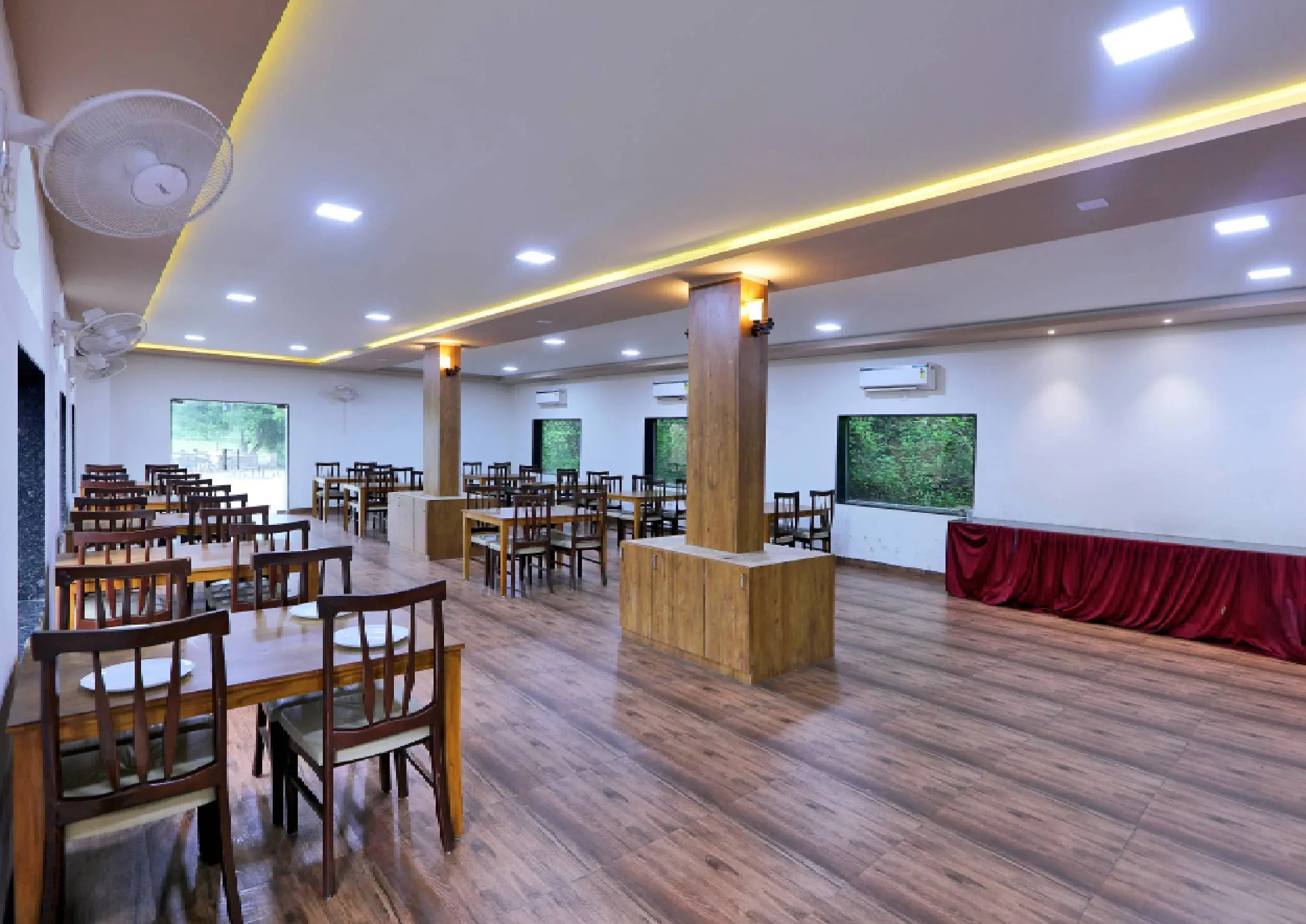 Gir Night Resort Dinning Hall