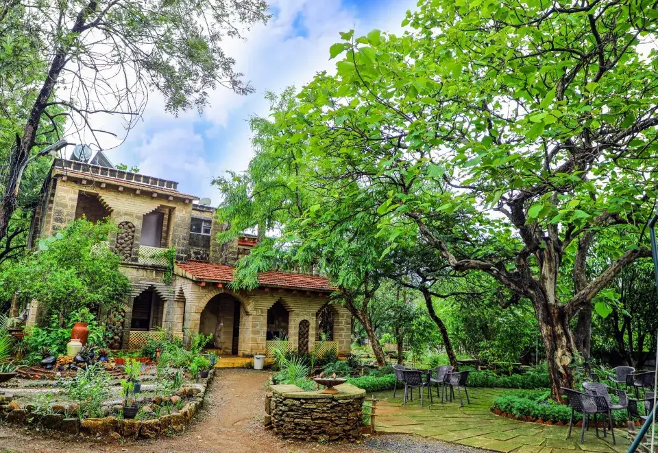 Maneland Lodge Garden